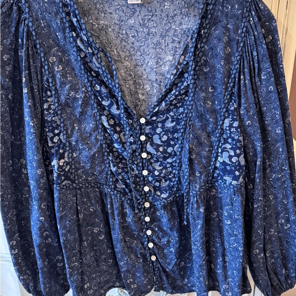 Old Navy Navy Paisley Button-Front Blouse